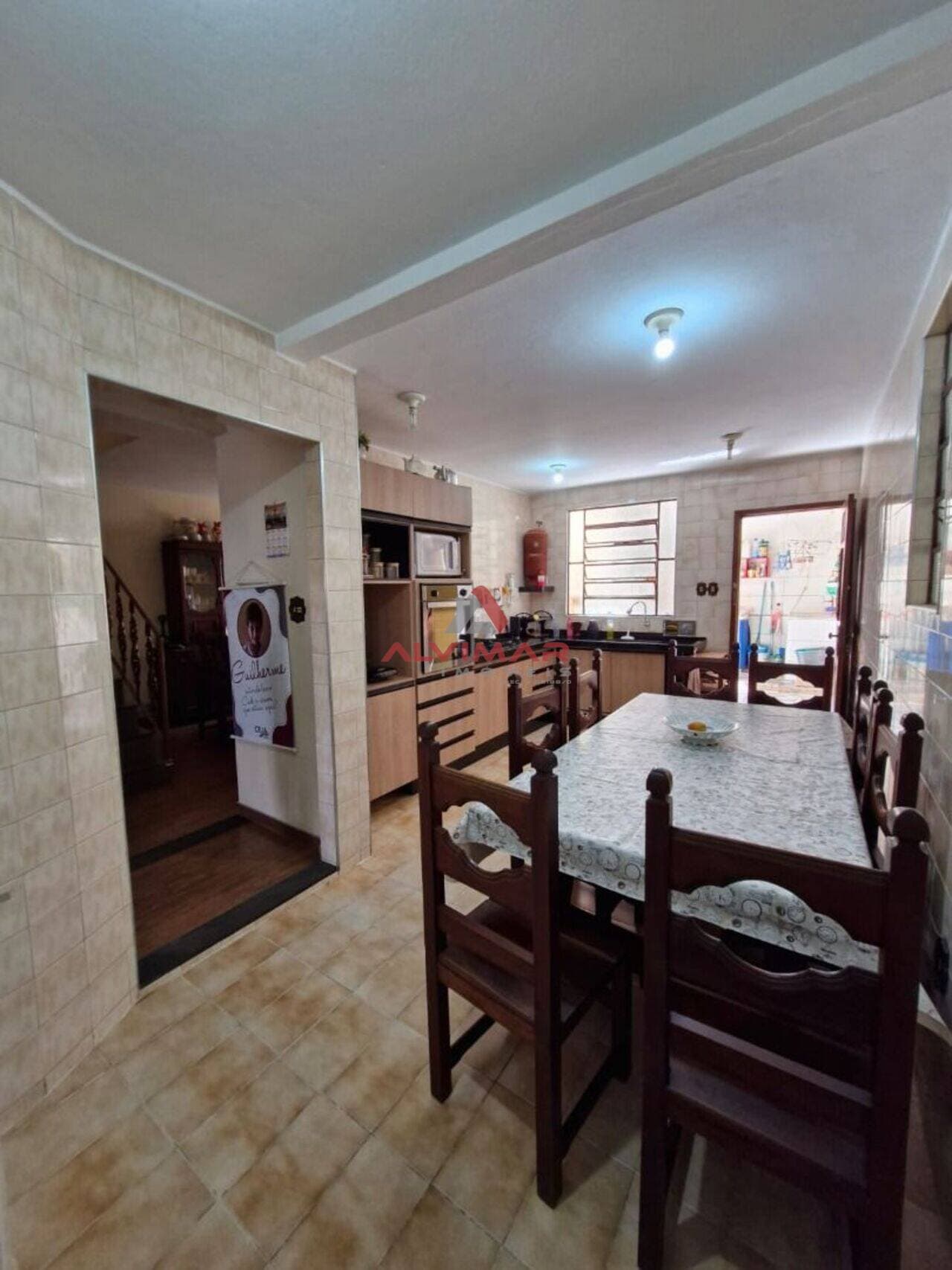 Casa com 4 quartos, 194 m² - foto 4