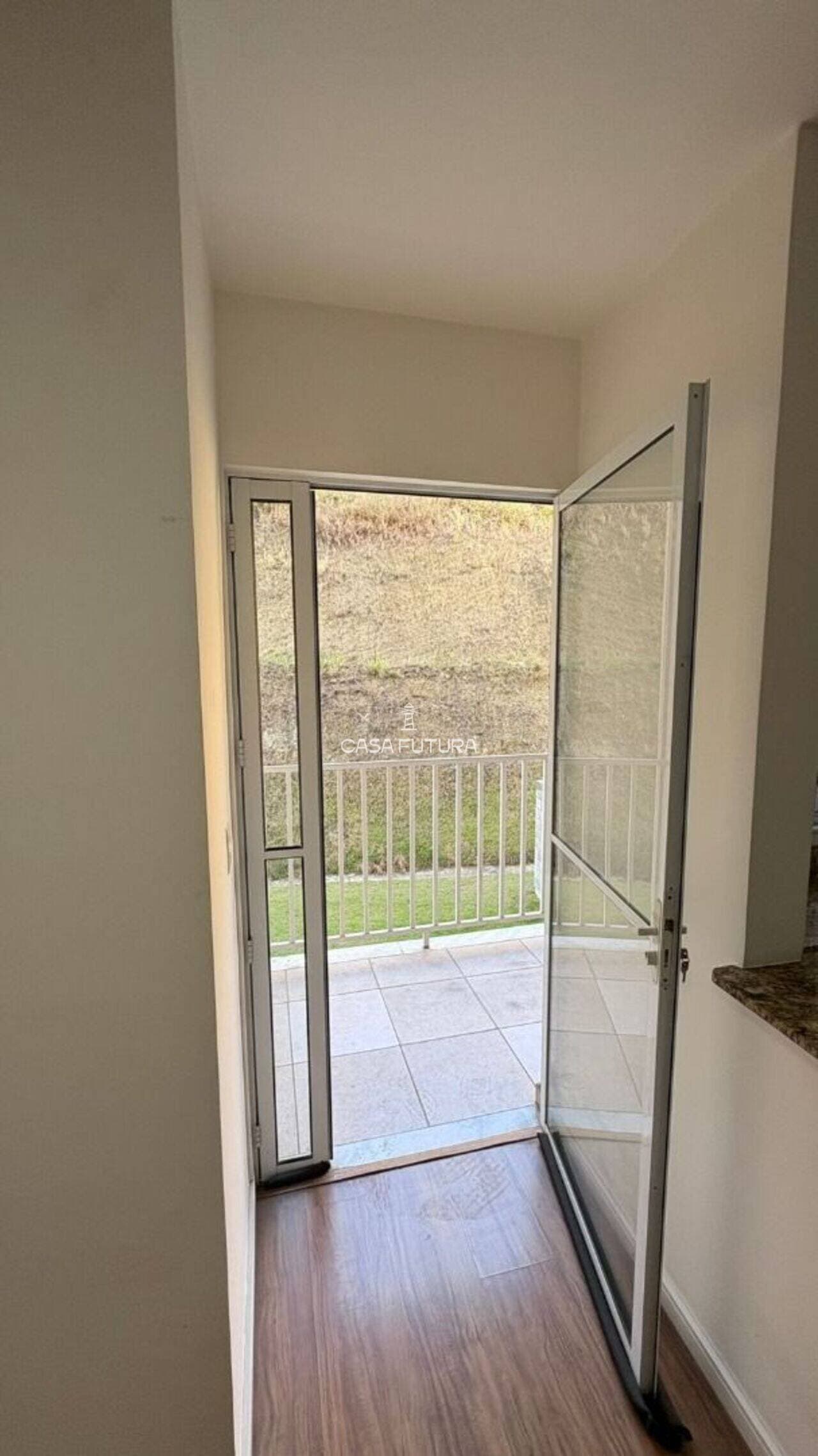 Apartamento com 2 quartos, 48 m² - foto 3