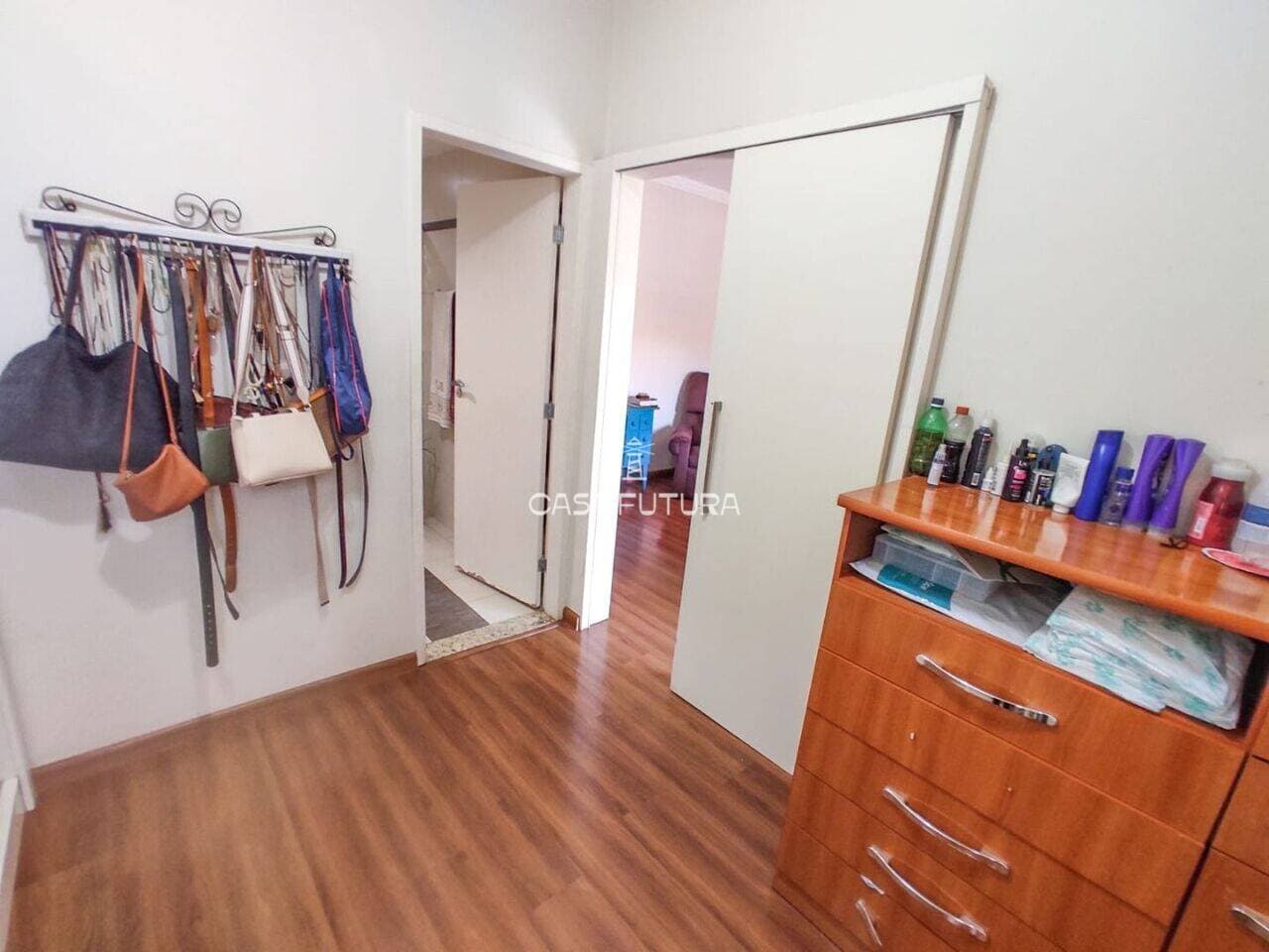 Casa com 3 quartos, 216 m² - foto 4