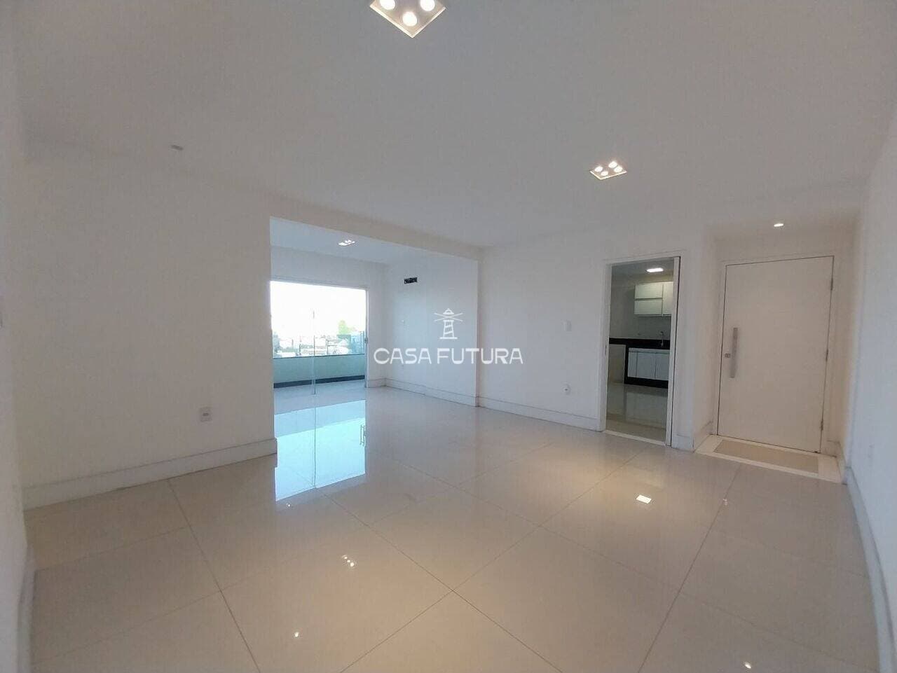 Apartamento com 3 quartos, 236 m² - foto 2