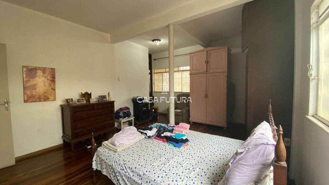 Casa com 3 quartos, 295 m² - foto 4