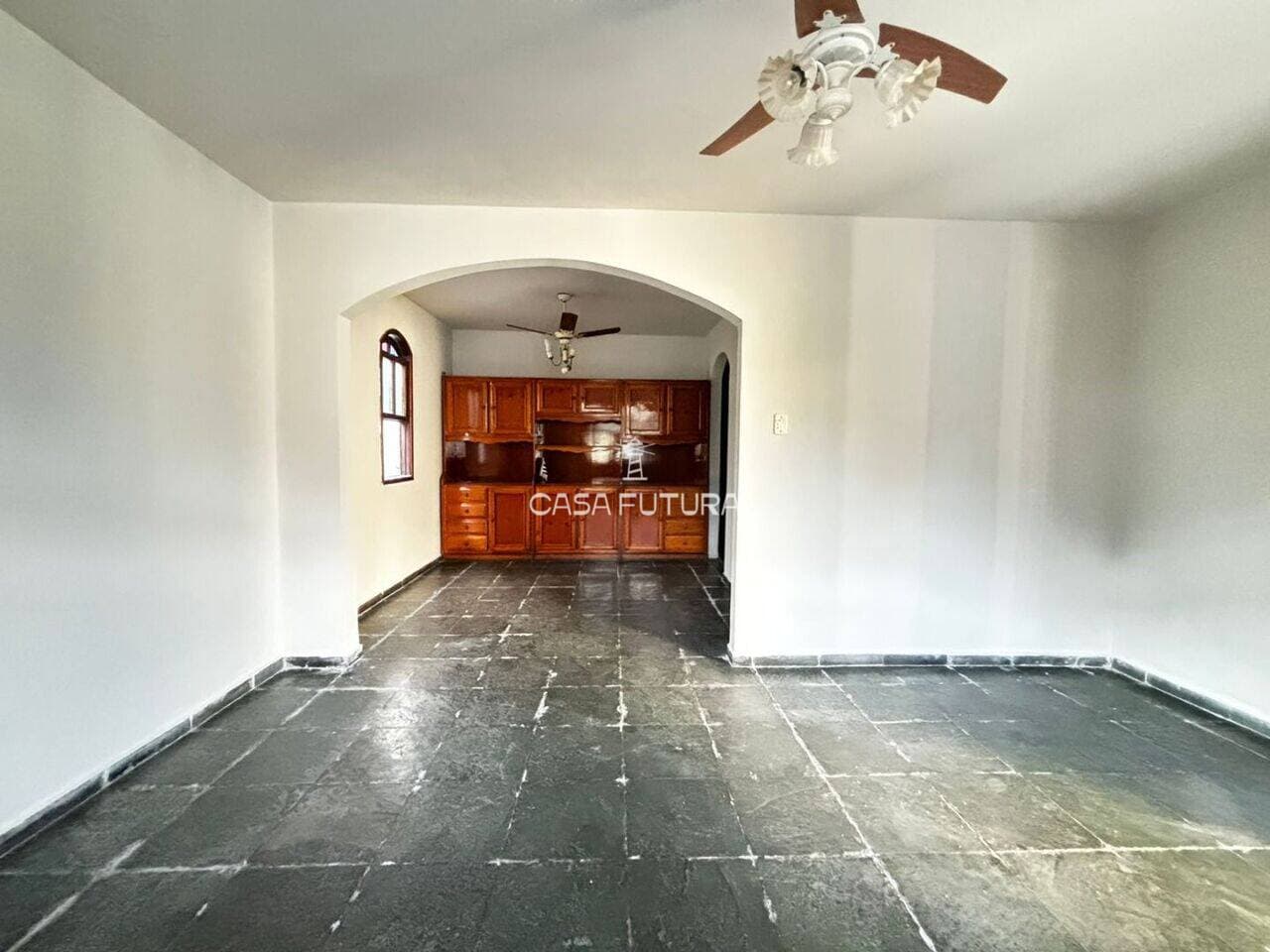 Casa com 2 quartos, 104 m² - foto 2