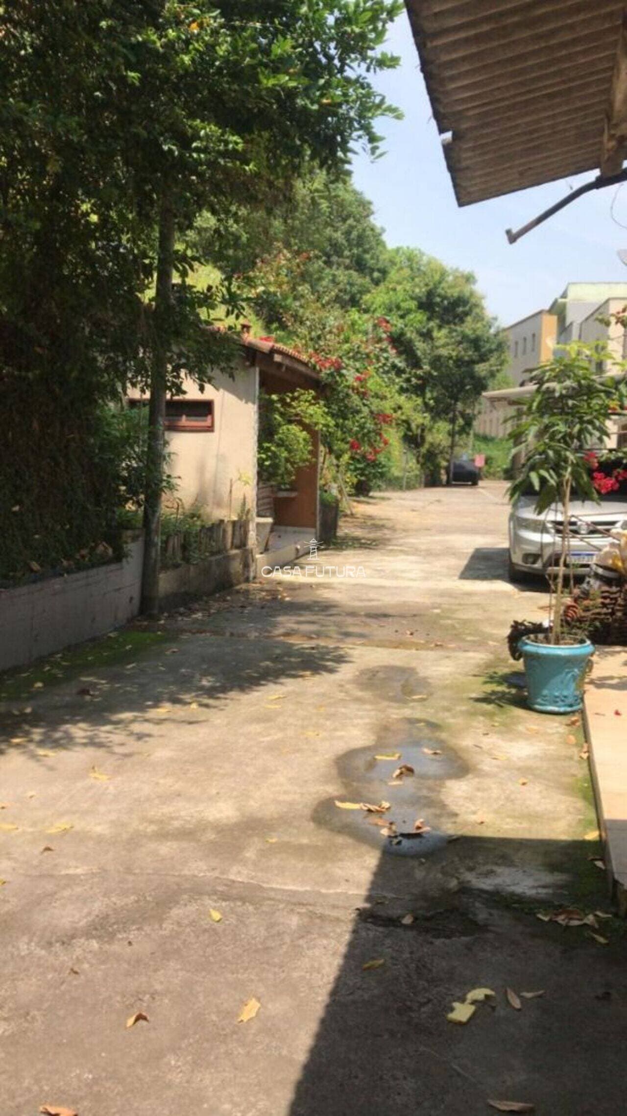 Casa com 4 quartos, 100 m²