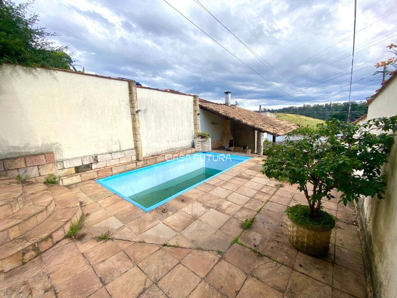 Casa com 2 quartos, 87 m²