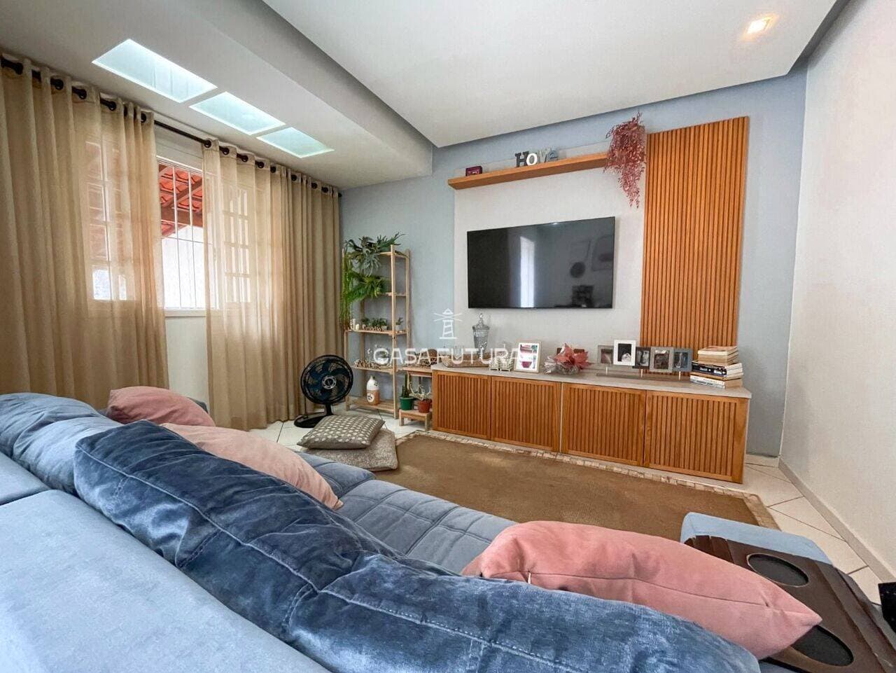 Casa com 3 quartos, 140 m² - foto 2