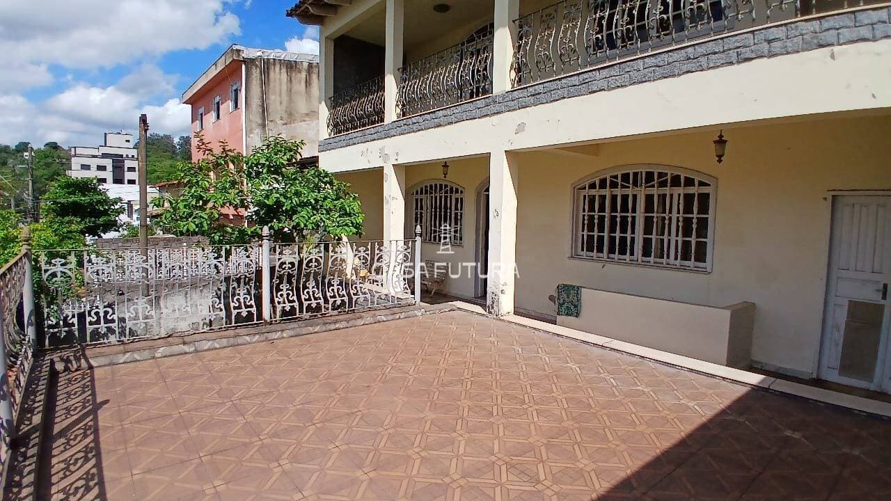 Casa com 4 quartos, 320 m² - foto 2