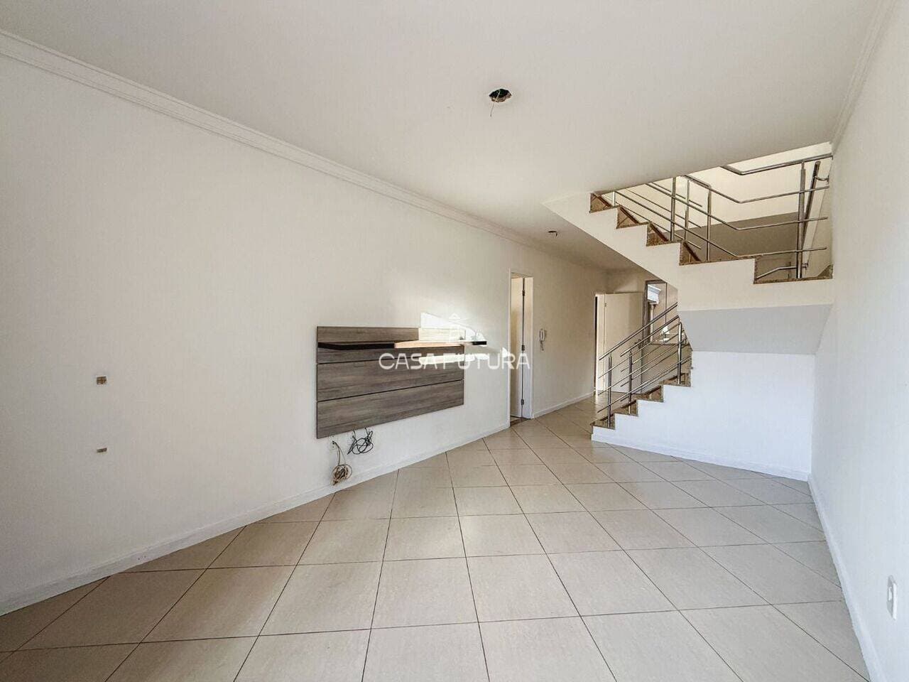 Casa com 3 quartos, 107 m² - foto 2