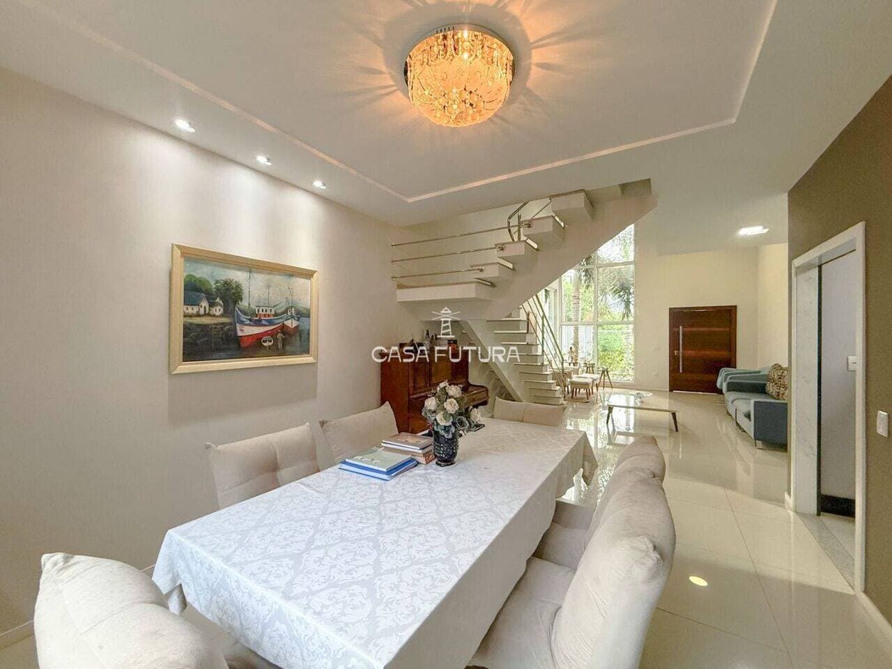 Casa com 3 quartos, 302 m² - foto 4