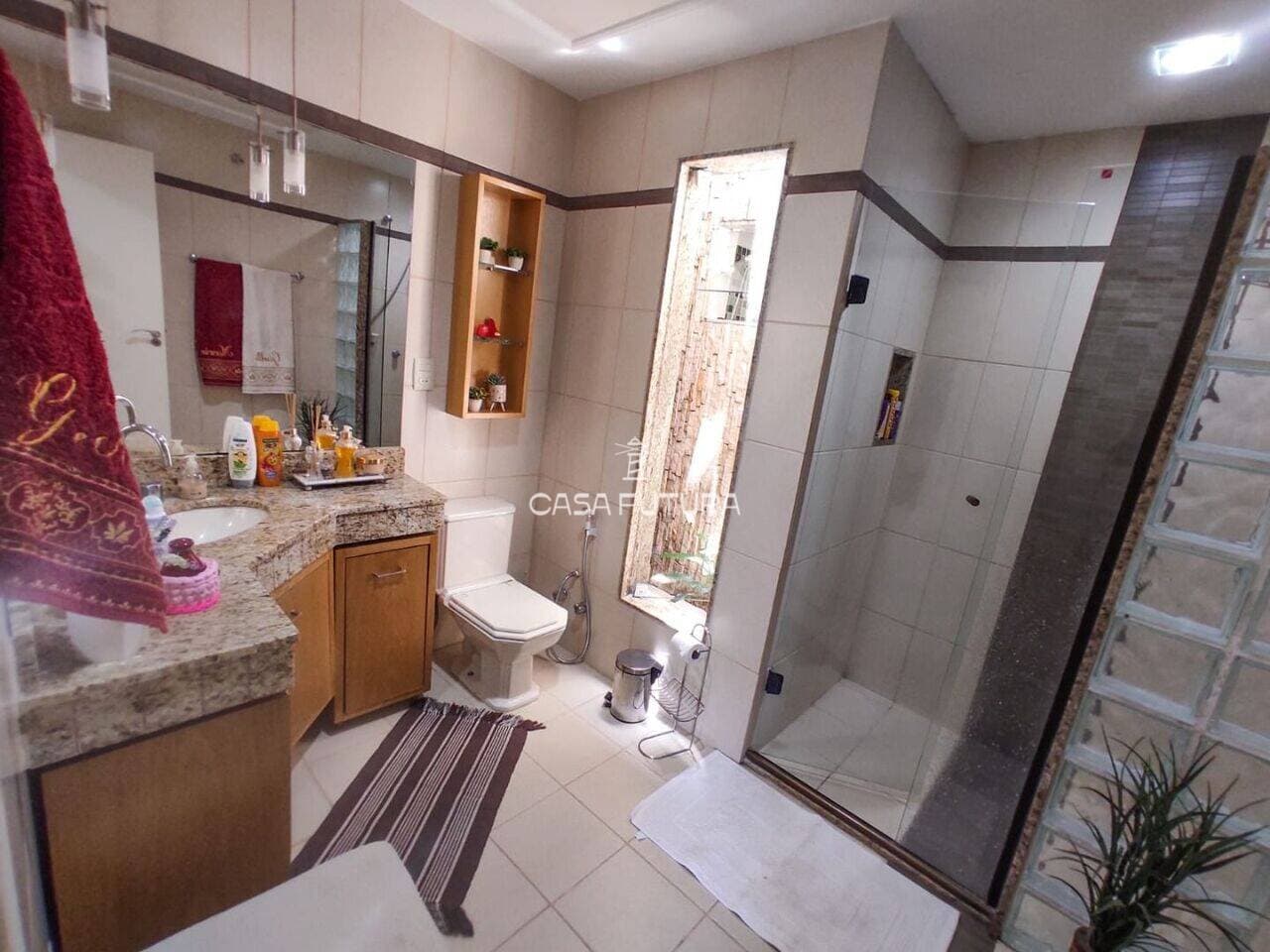 Casa com 3 quartos, 216 m² - foto 6