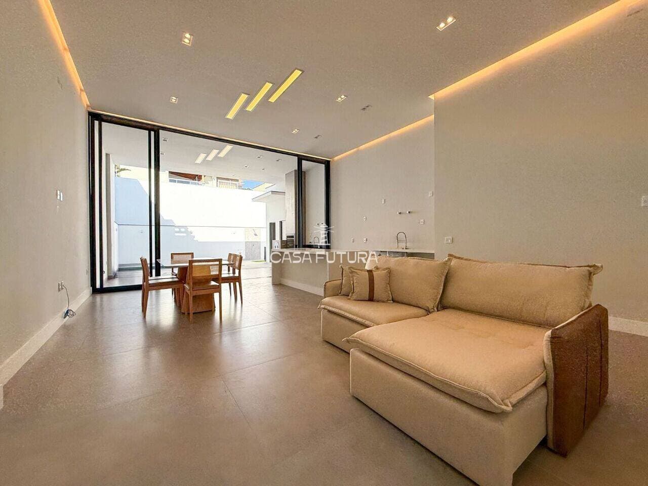 Casa com 3 quartos, 220 m² - foto 4