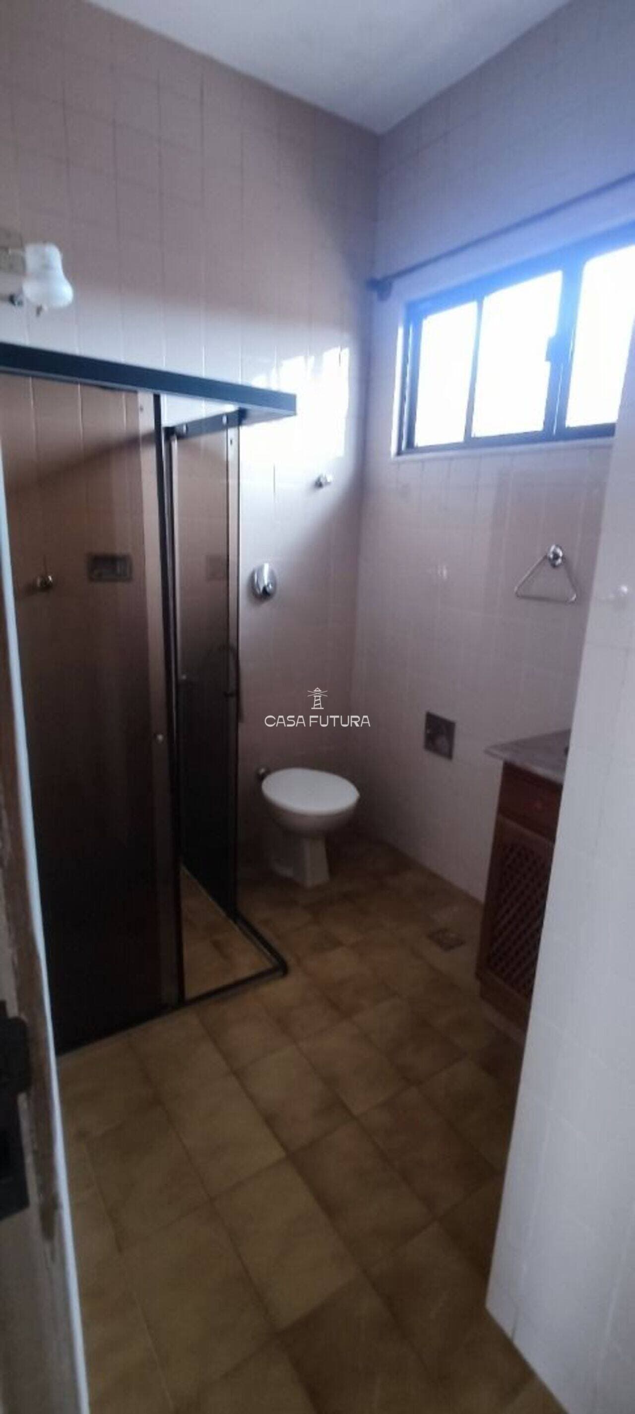 Casa com 3 quartos, 218 m² - foto 5