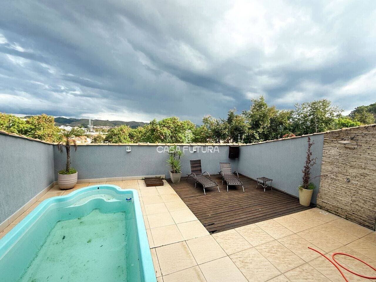 Casa com 3 quartos, 164 m² - foto 2