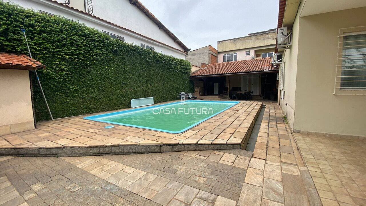 Casa com 3 quartos, 196 m² - foto 2