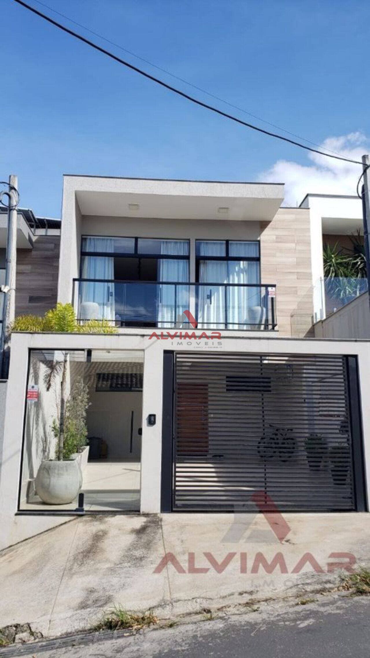 Casa com 3 quartos, 200 m²