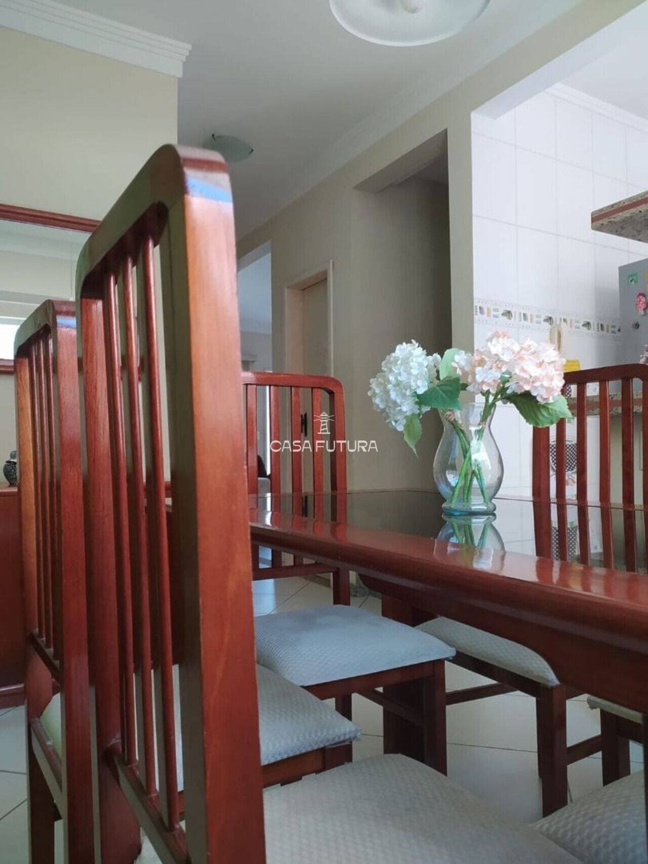 Casa com 4 quartos, 367 m² - foto 8