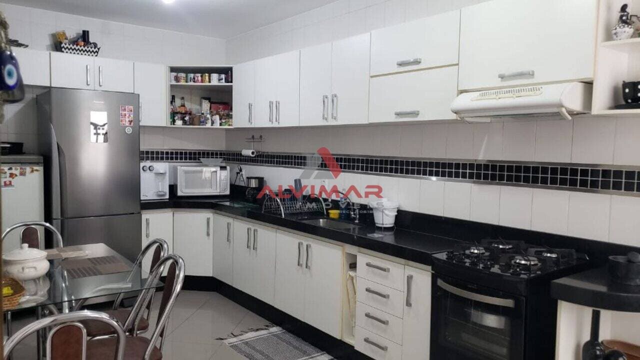 Apartamento com 3 quartos, 104 m² - foto 4
