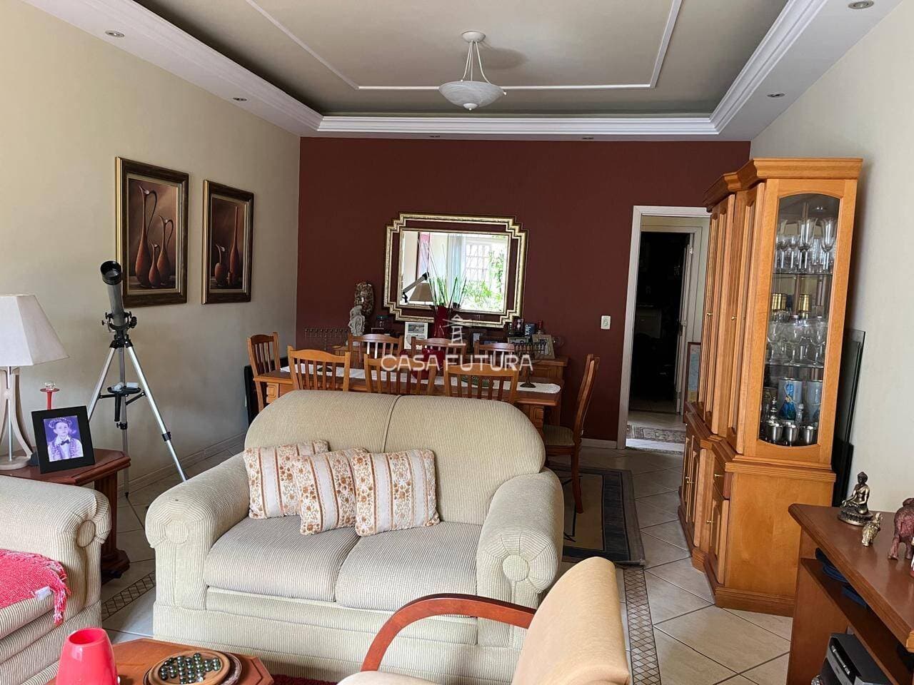 Casa com 4 quartos, 329 m² - foto 9