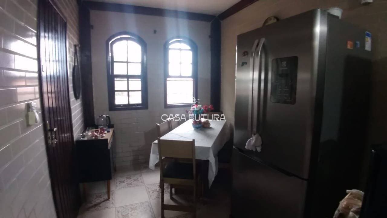 Casa com 5 quartos, 220 m² - foto 8