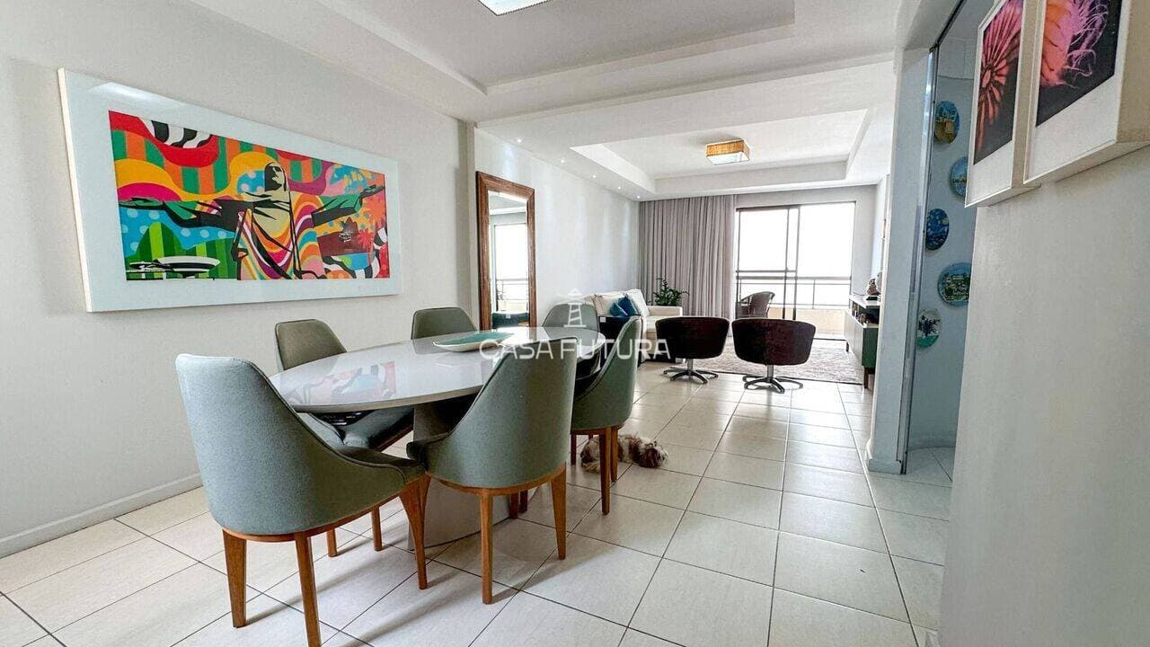 Apartamento com 3 quartos, 267 m²