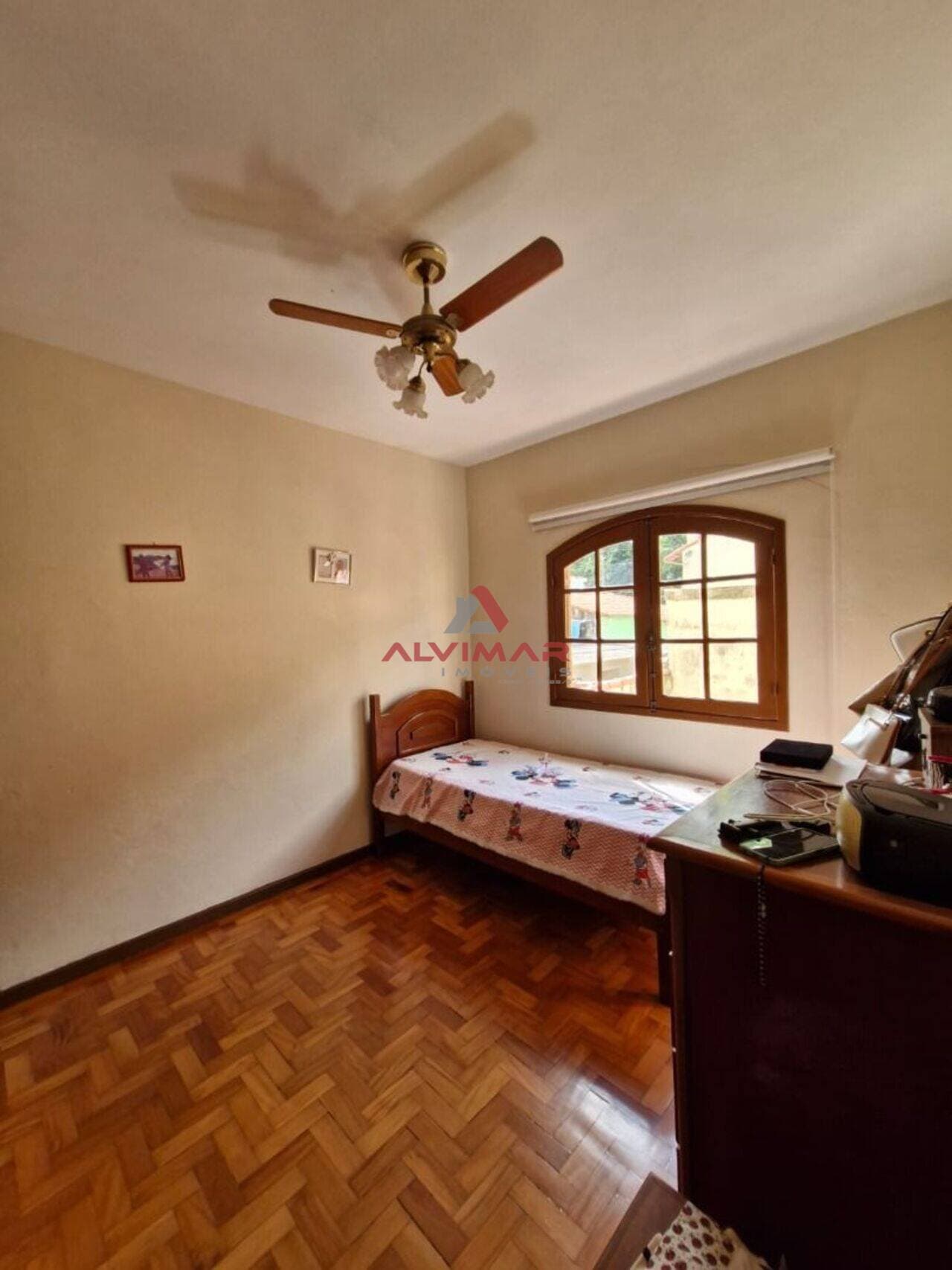 Casa com 4 quartos, 194 m² - foto 8