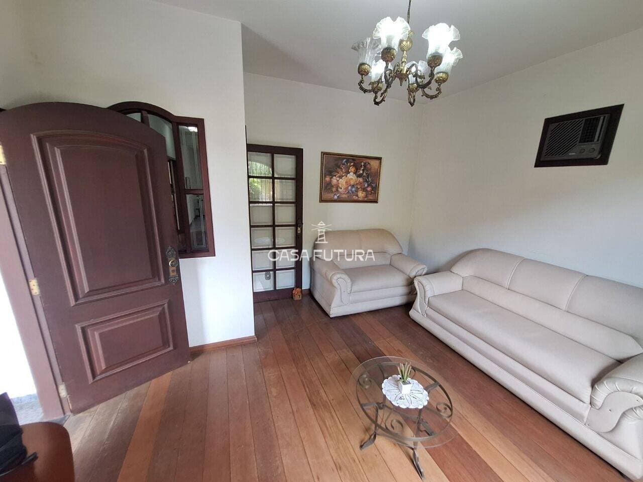 Casa com 3 quartos, 270 m² - foto 6