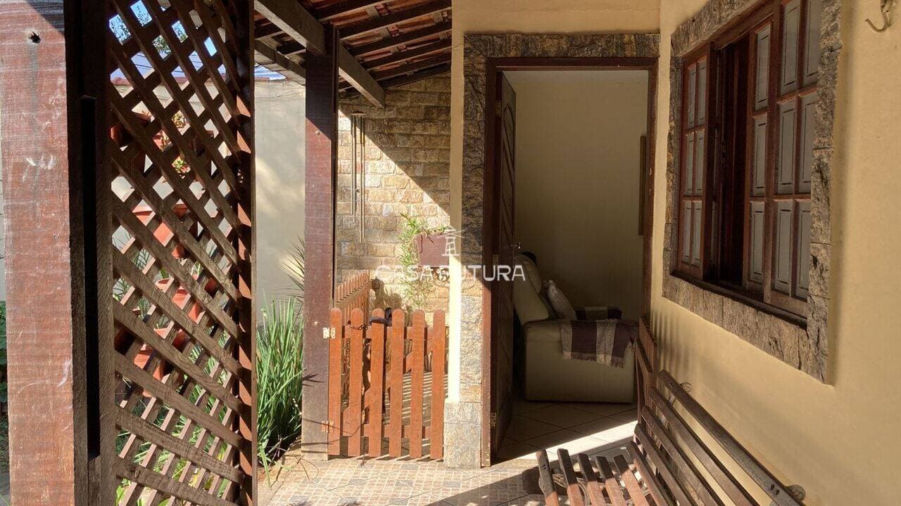 Casa com 3 quartos, 44 m² - foto 2