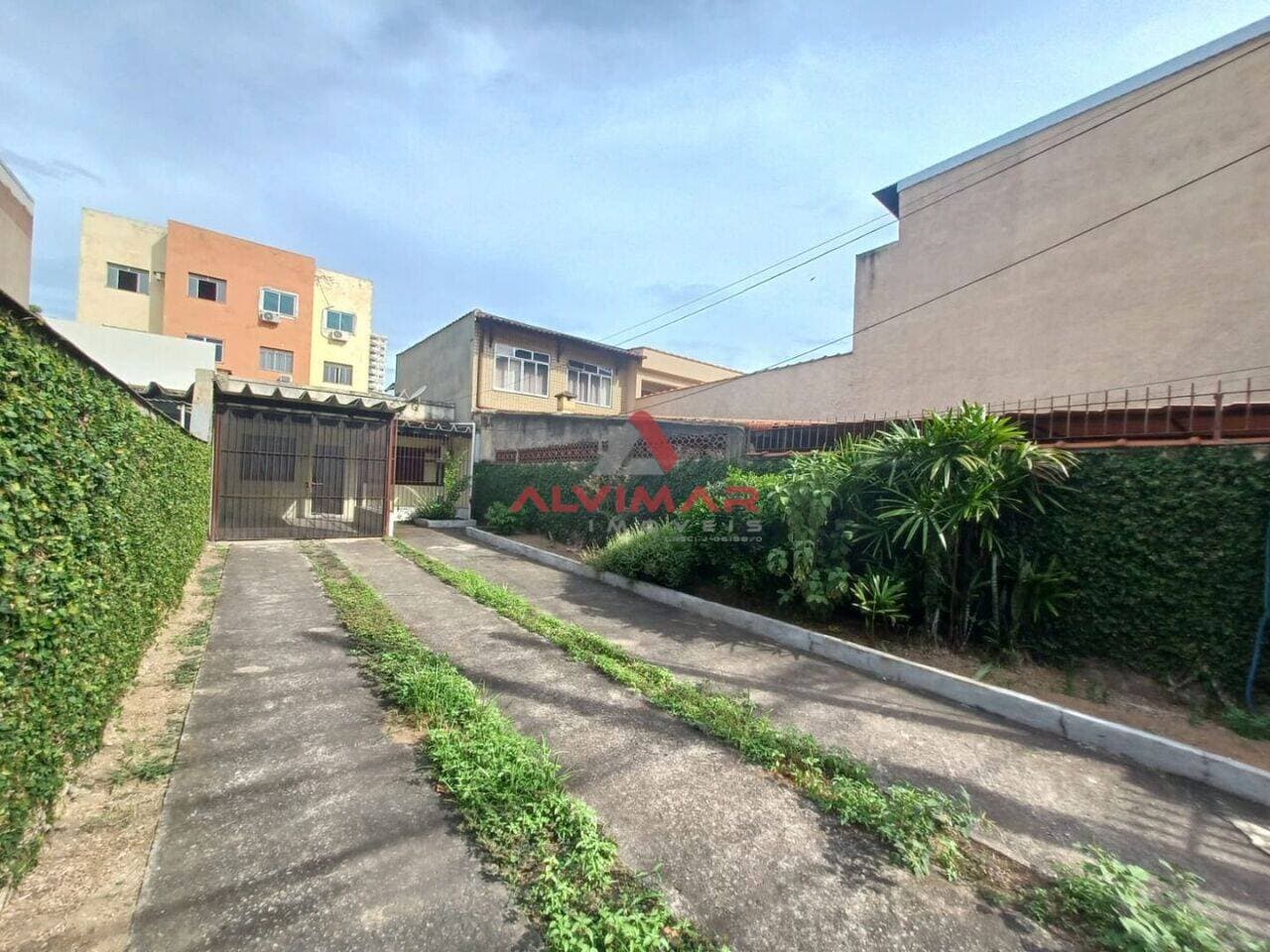 Casa com 2 quartos, 83 m²