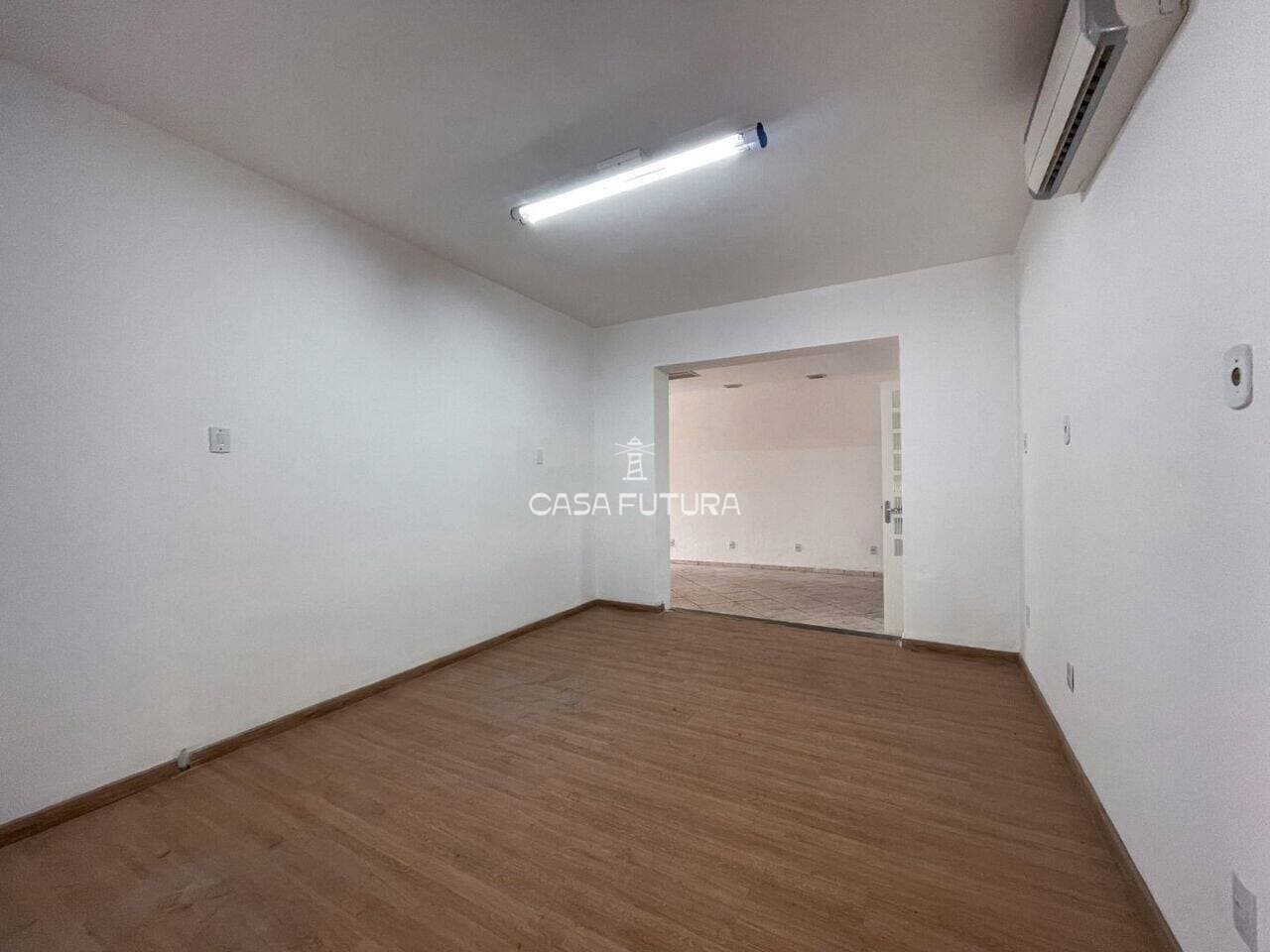 Casa com 4 quartos, 300 m² - foto 9