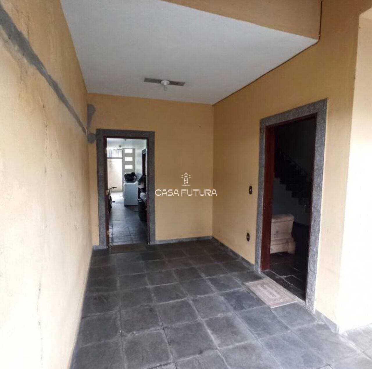 Casa com 3 quartos, 187 m² - foto 2