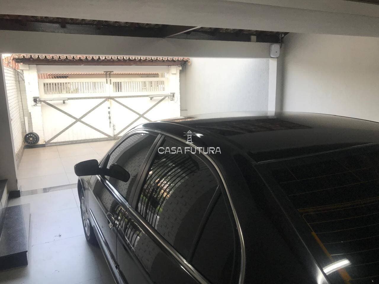 Casa com 3 quartos, 301 m² - foto 4