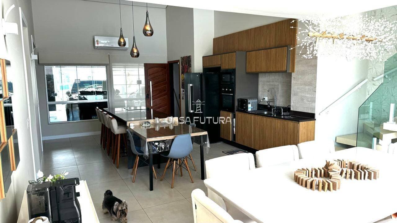 Casa com 3 quartos, 500 m² - foto 4