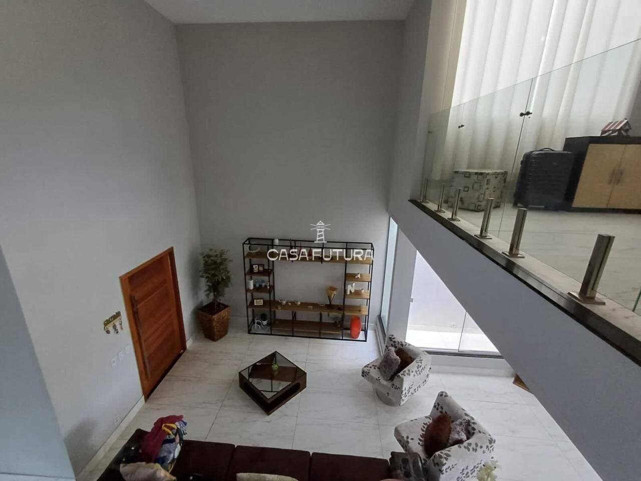 Casa com 4 quartos, 367 m² - foto 2