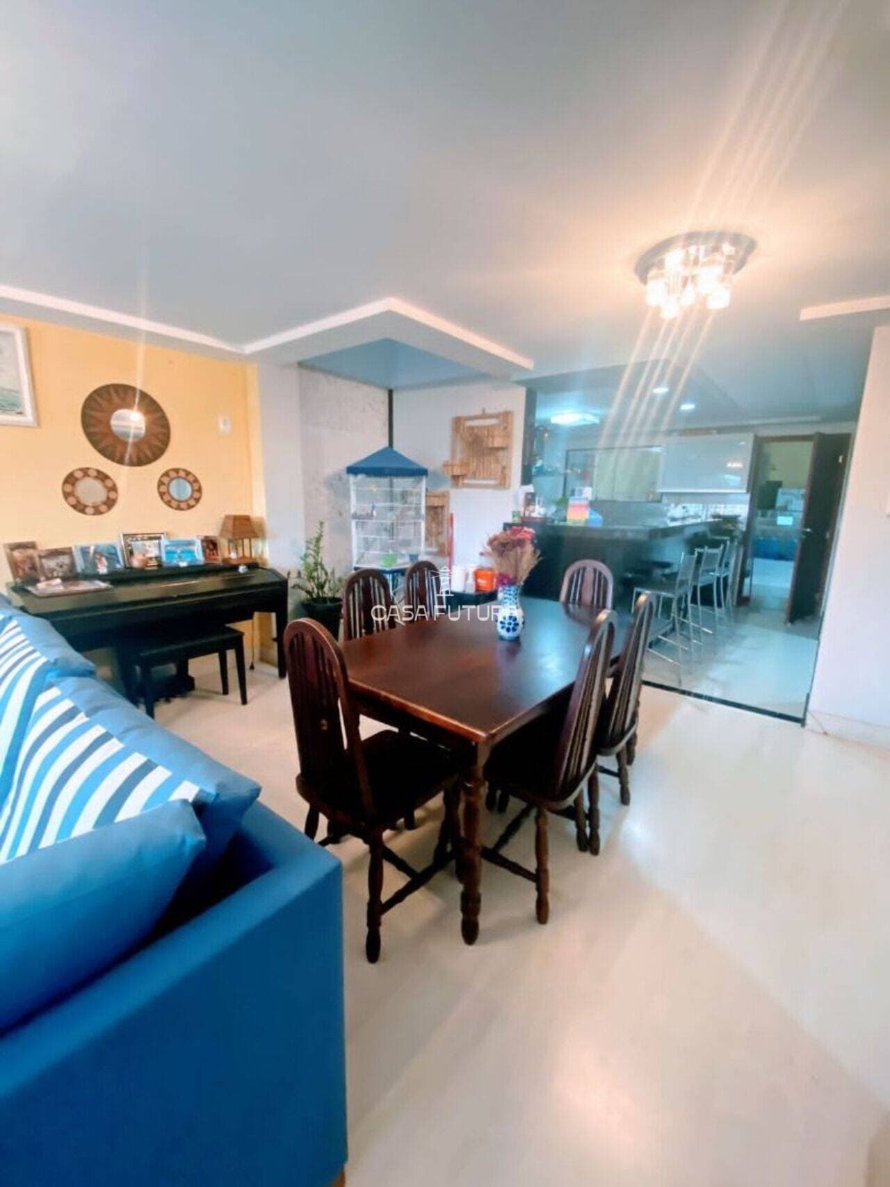 Casa com 4 quartos, 280 m² - foto 4