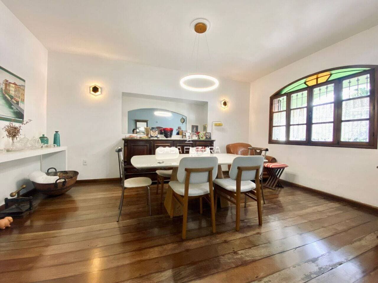 Casa com 3 quartos, 232 m² - foto 5