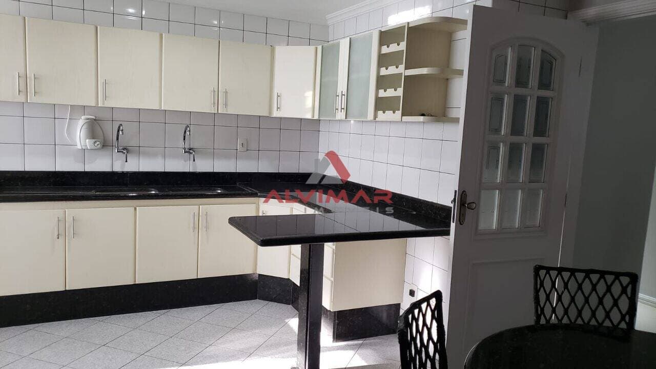 Apartamento com 3 quartos, 200 m² - foto 9