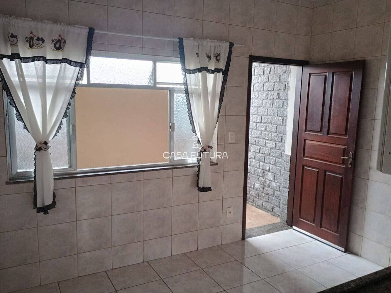 Casa com 6 quartos, 171 m² - foto 8