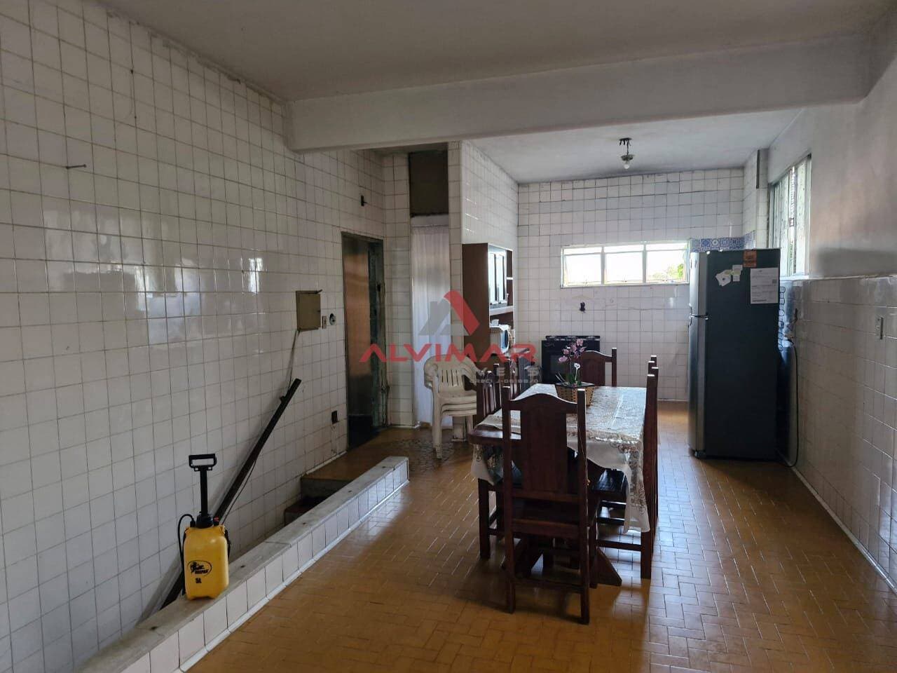 Casa com 4 quartos, 250 m² - foto 8