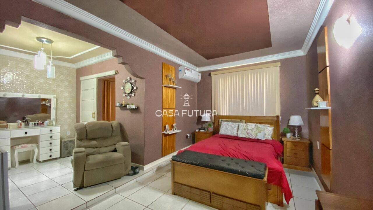 Casa com 4 quartos, 328 m² - foto 8