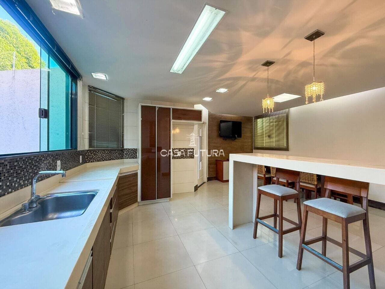 Casa com 4 quartos, 305 m² - foto 6