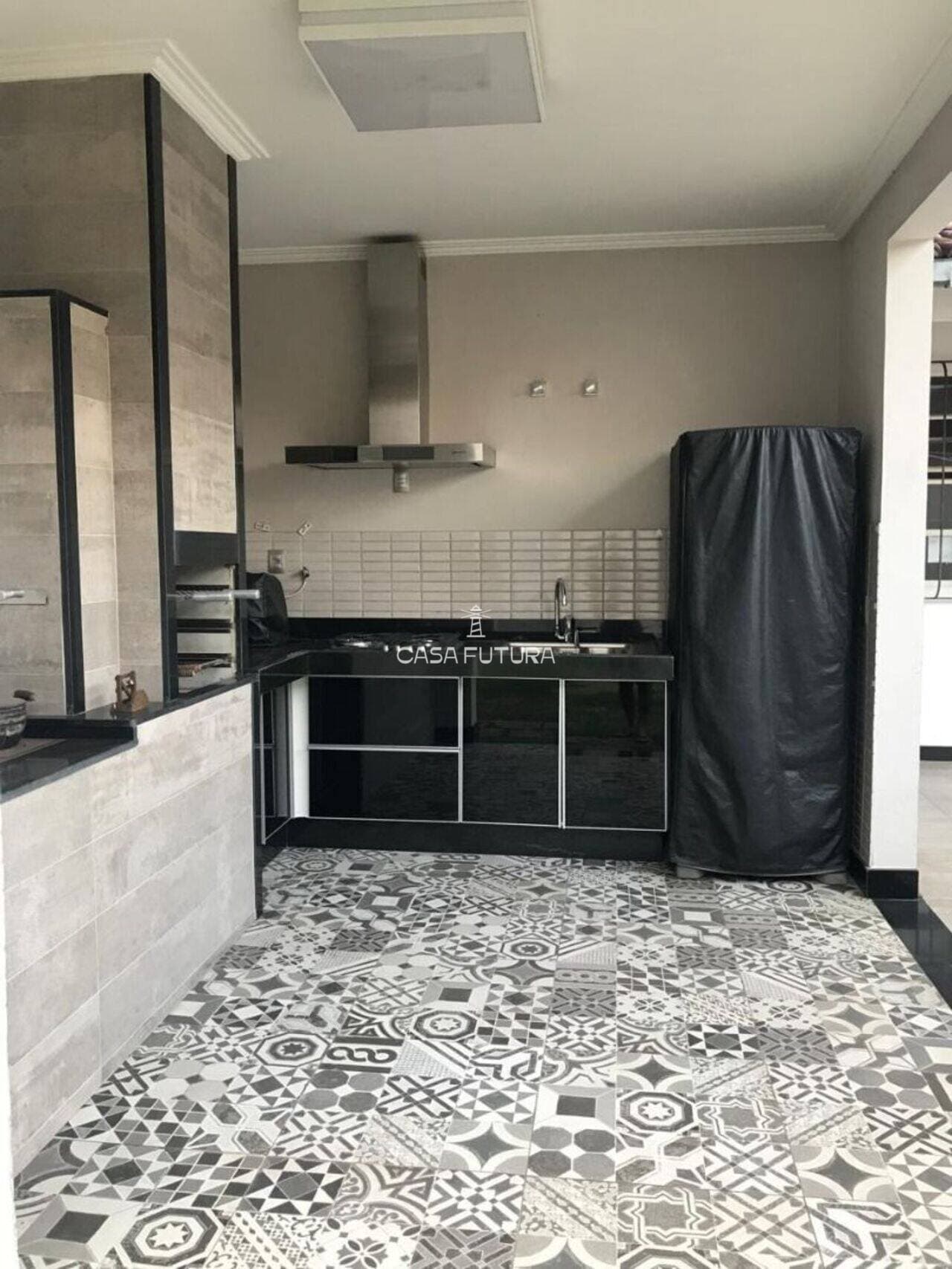 Casa com 3 quartos, 301 m² - foto 8