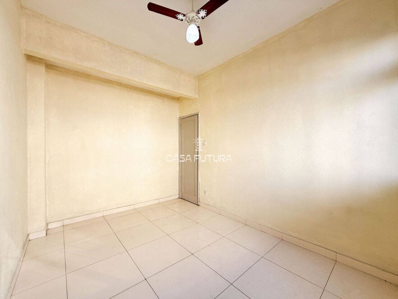 Apartamento com 2 quartos, 65 m² - foto 4