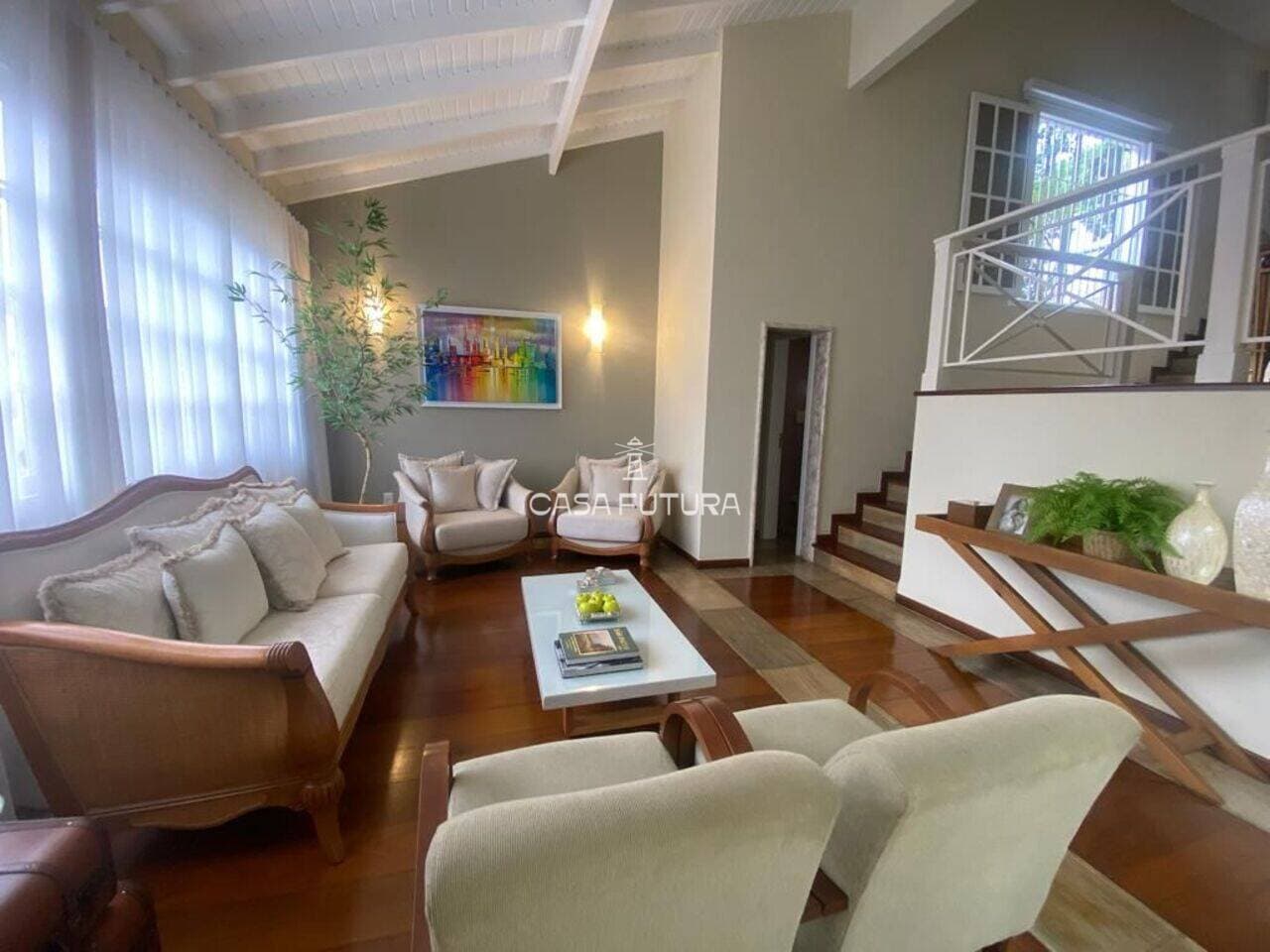 Casa com 4 quartos, 240 m² - foto 4