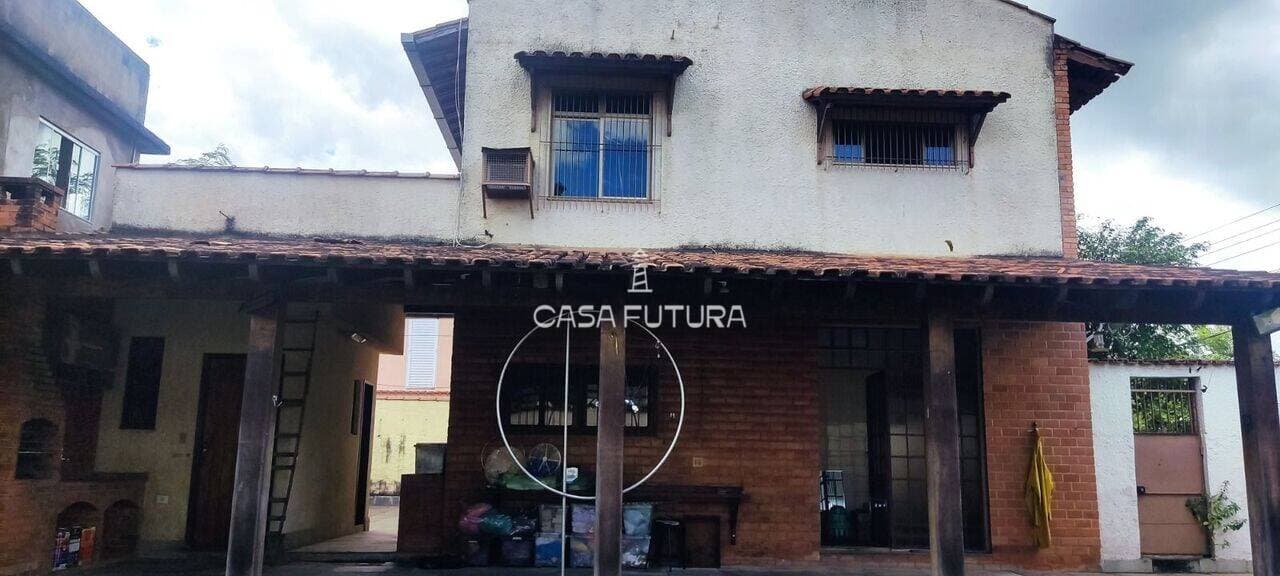 Casa com 3 quartos, 218 m² - foto 3