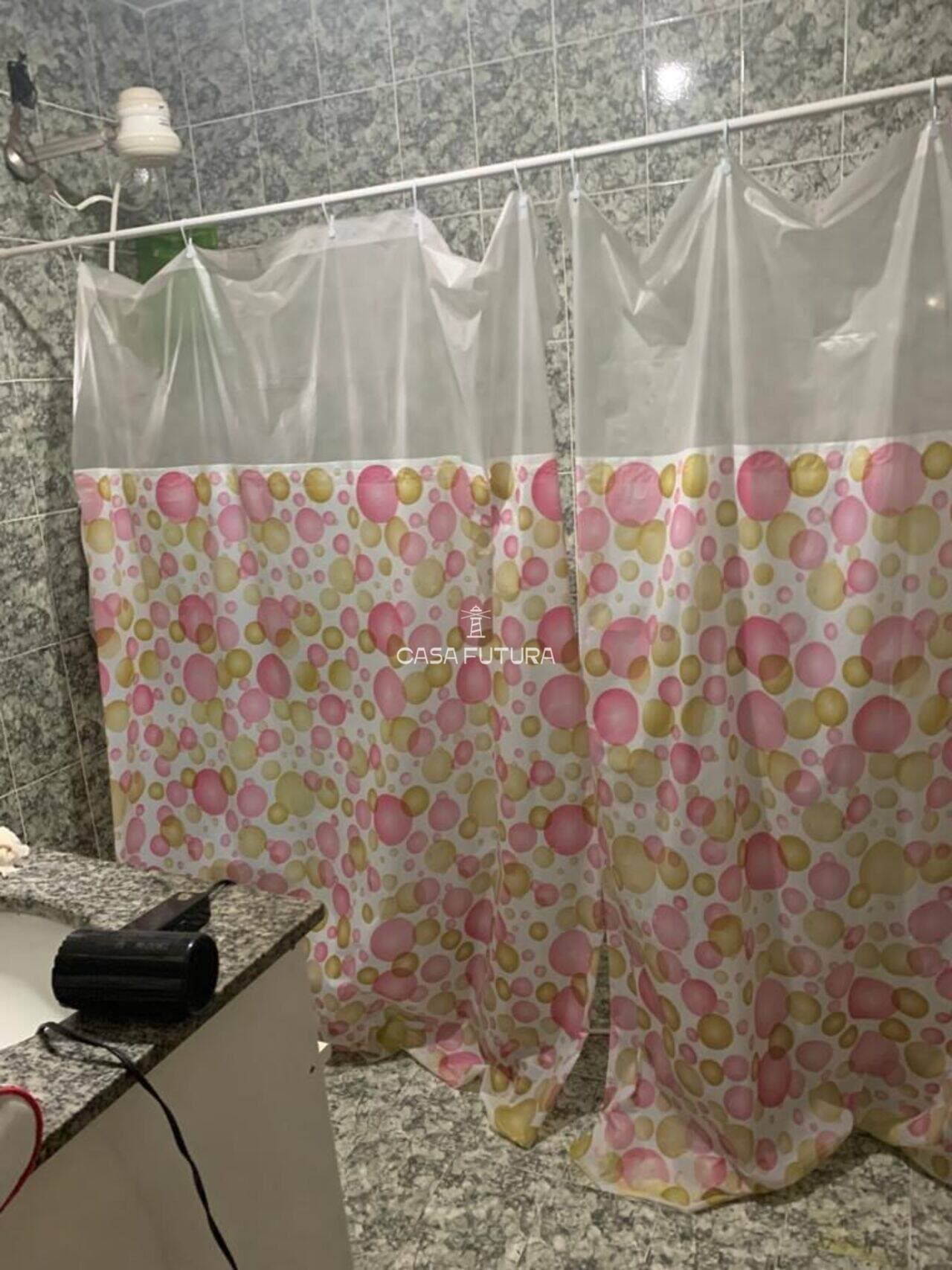 Casa com 3 quartos, 241 m² - foto 4