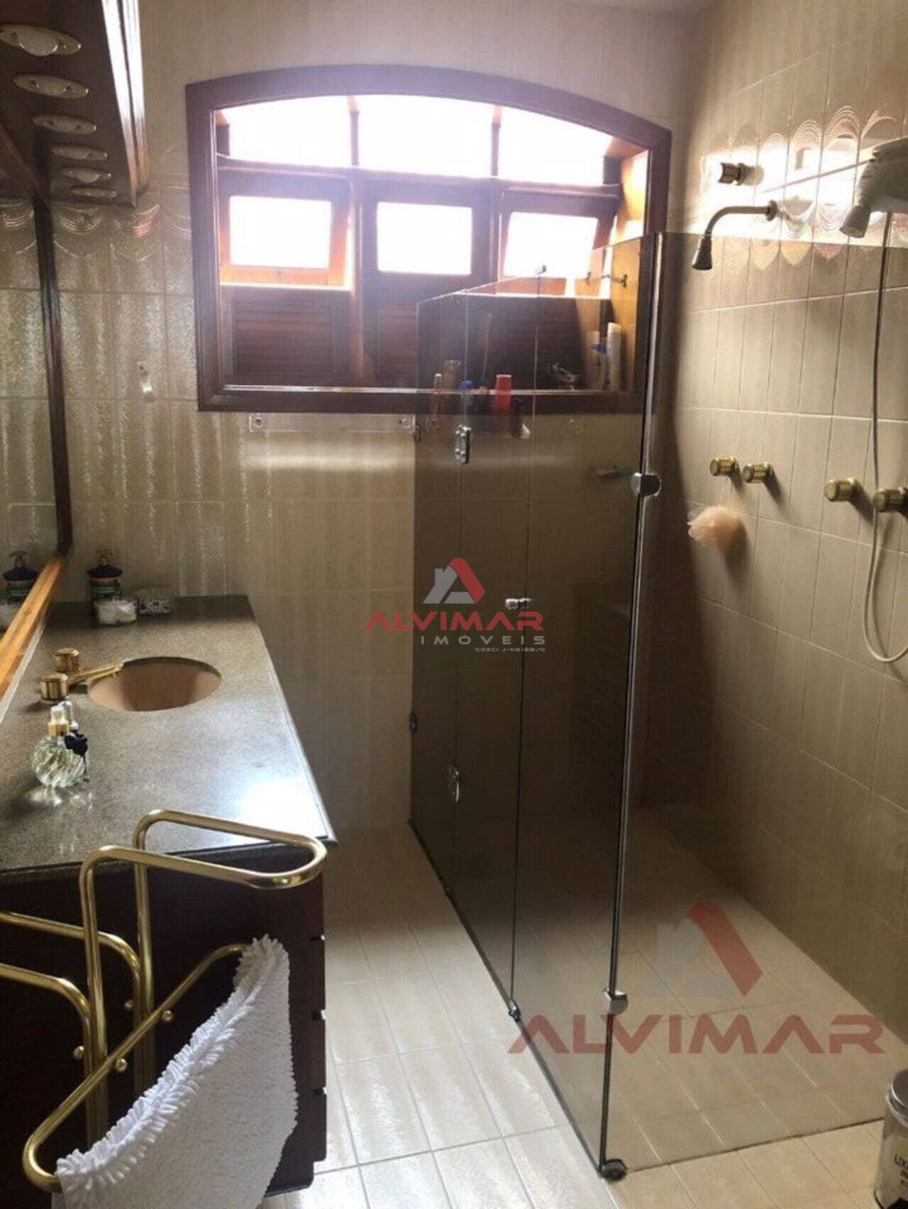 Casa com 4 quartos, 381 m² - foto 8