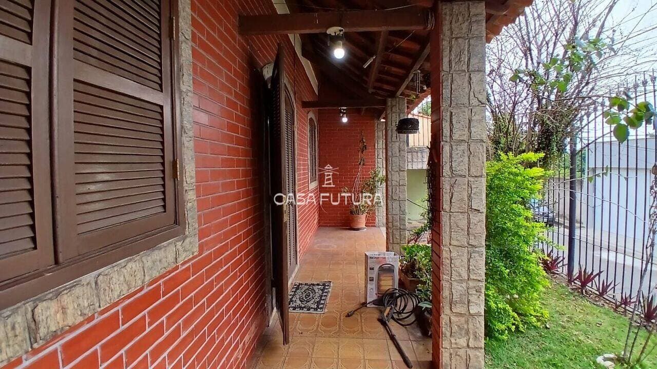 Casa com 4 quartos, 269 m²