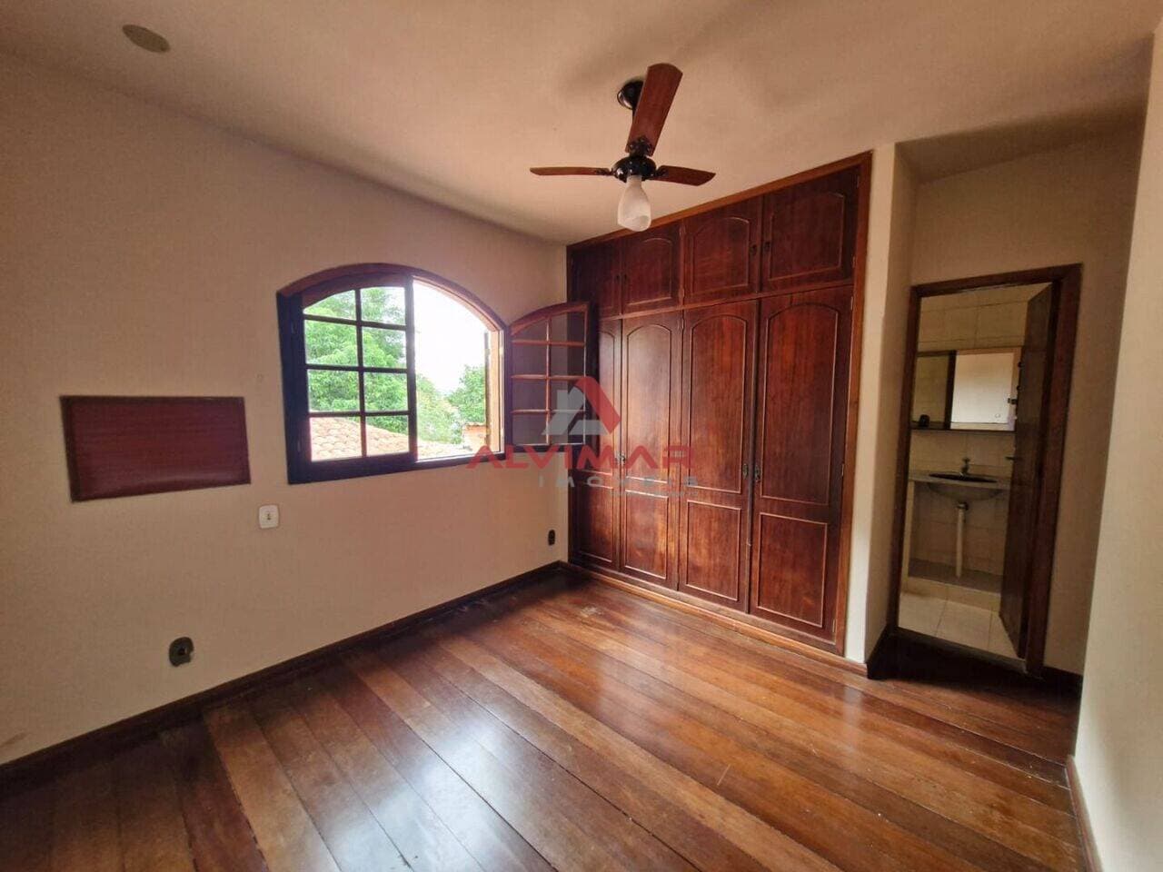 Apartamento com 3 quartos, 163 m²