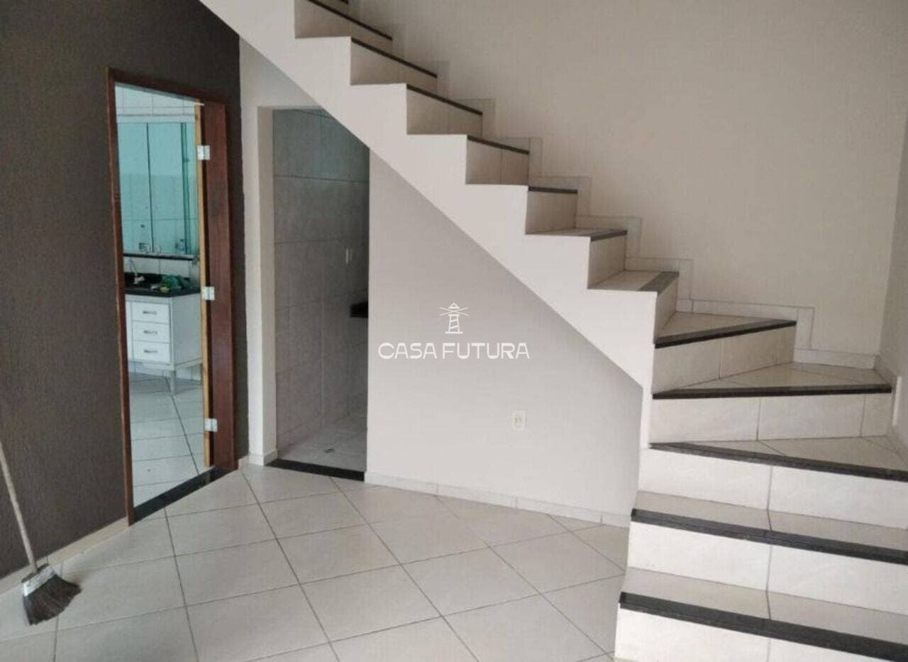 Casa com 2 quartos, 103 m² - foto 2