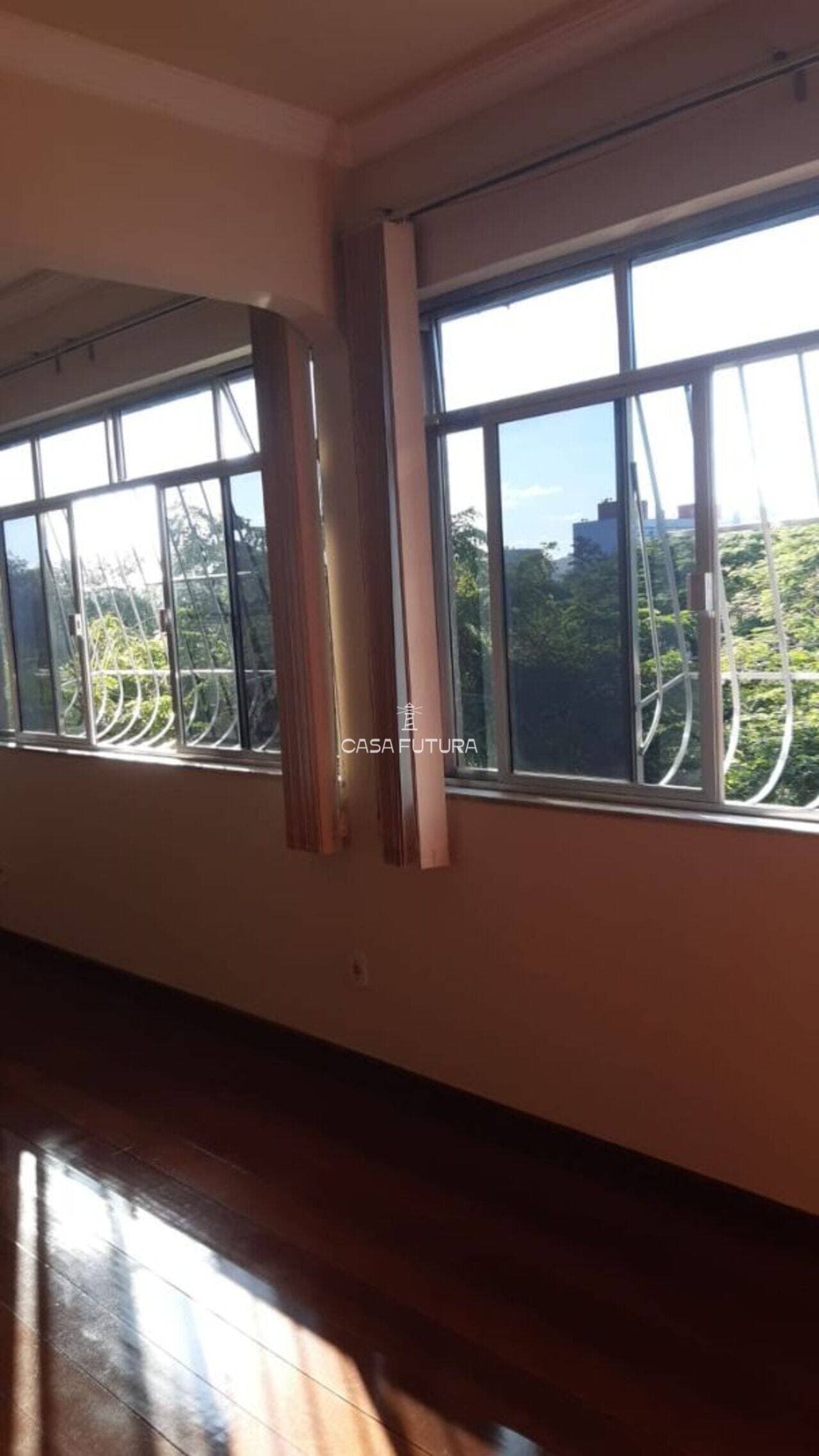 Apartamento com 3 quartos, 94 m²