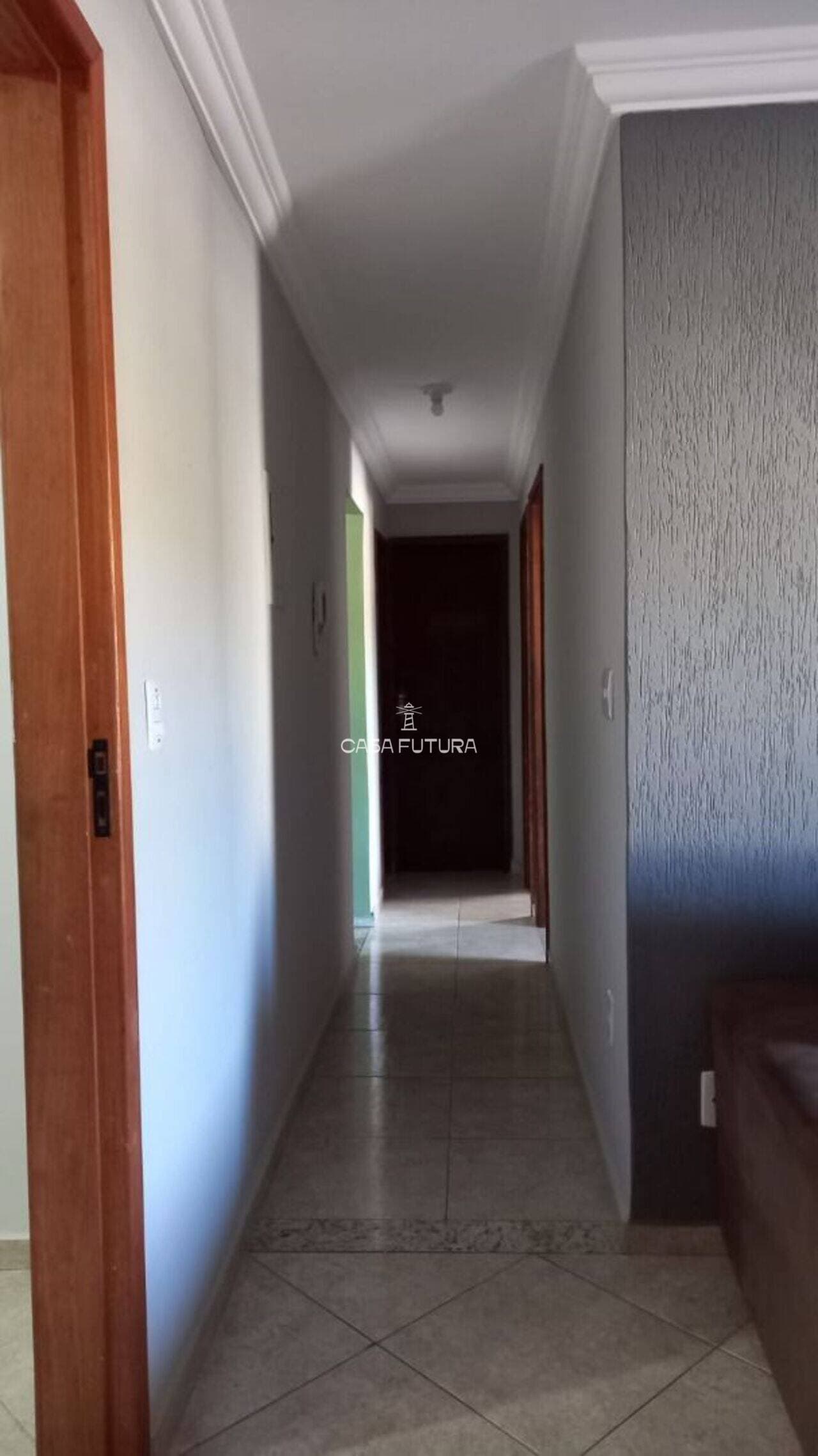 Casa com 6 quartos, 253 m² - foto 4